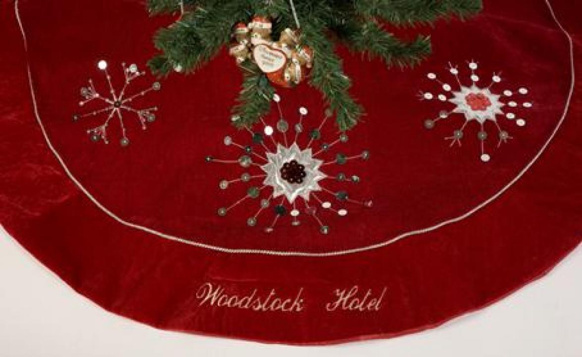 Luxury Tree Skirt 